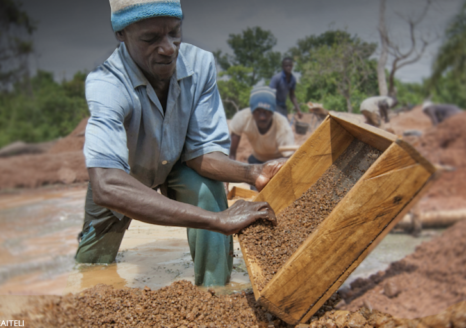 Artisanal diamond mining in Guinea
