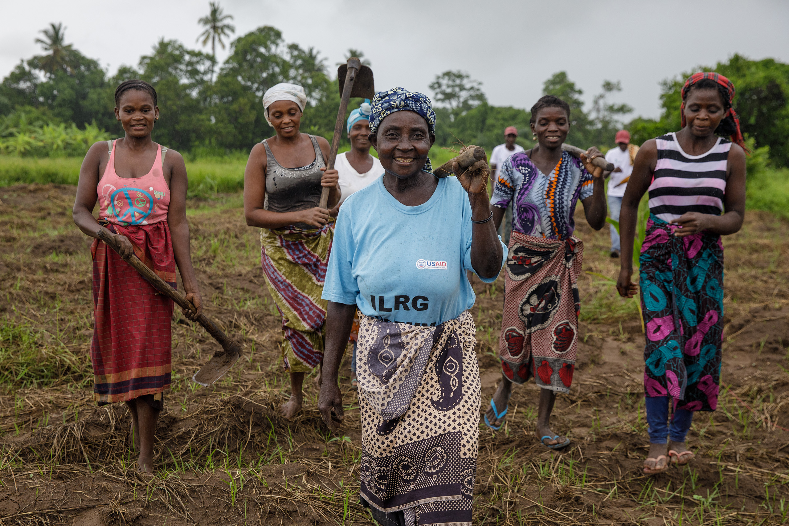 2_Floriana and women ingrowers women ingrower farmers