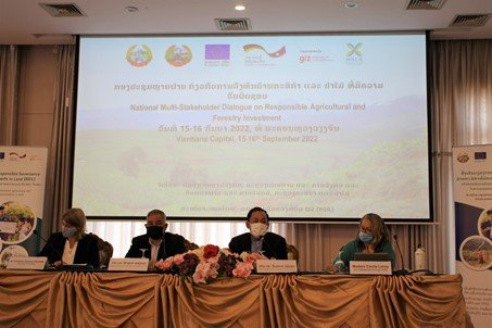 Speakers at the 2022 Laos responsible investment dialogue